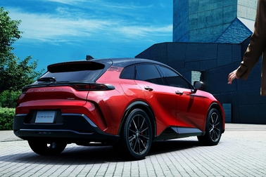 【モデル入り素材】SPORT RS（2.5Lプラグインハイブリッド車）